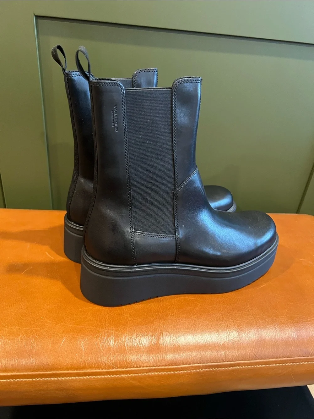 Vagabond sleek black